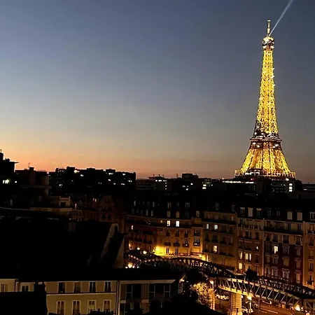 Tour Eiffel - Vue Imprenable Au-dessus Des Toits, Balcon Appartamento Parigi