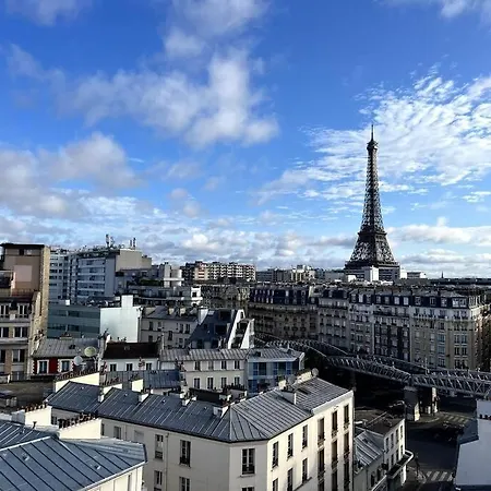 Tour Eiffel - Vue Imprenable Au-dessus Des Toits, Balcon Parigi