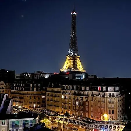 Tour Eiffel - Vue Imprenable Au-dessus Des Toits, Balcon * Parigi