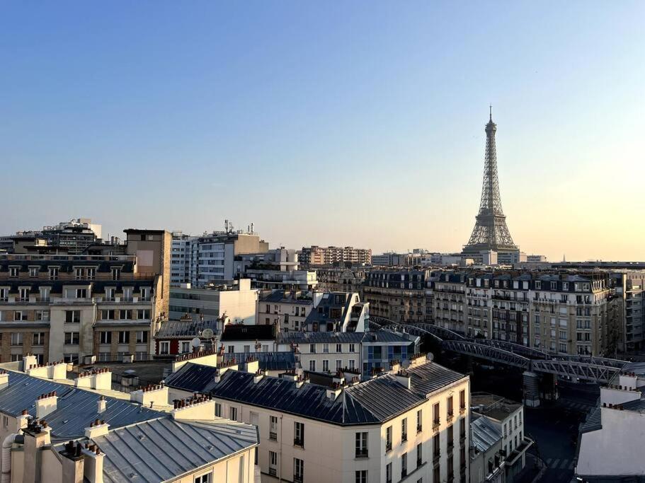 Tour Eiffel - Vue Imprenable Au-dessus Des Toits, Balcon Appartamento *