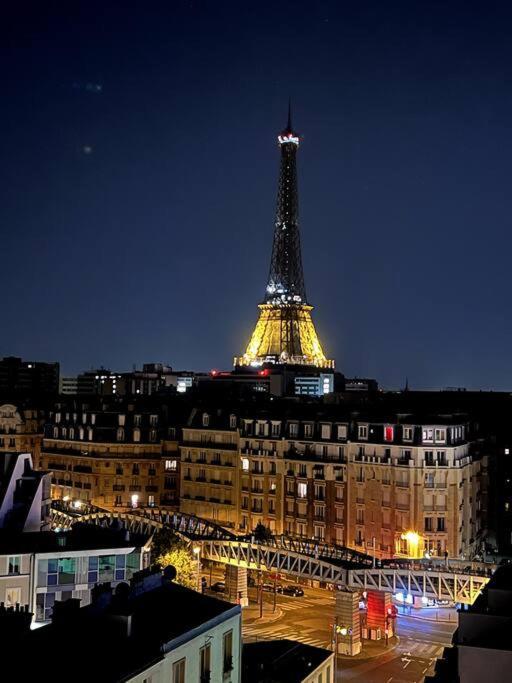 Tour Eiffel - Vue Imprenable Au-dessus Des Toits, Balcon * Parigi